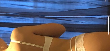 Foto di nudo di fuga di OnlyFans di Mia Vdmr