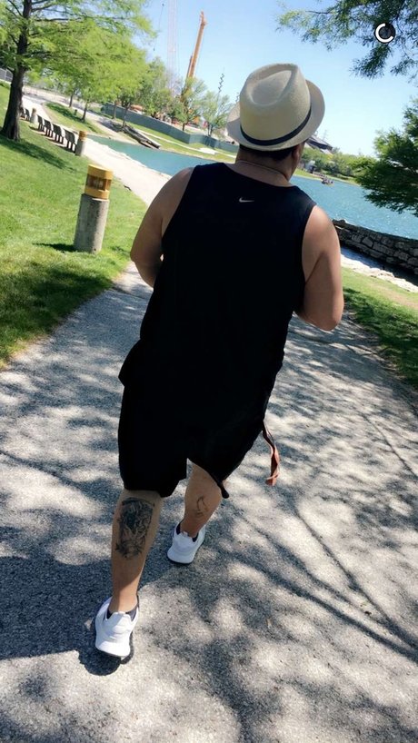 Foto di nudo di fuga di OnlyFans di Mo