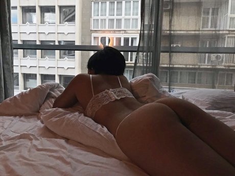 Foto di nudo di fuga di OnlyFans di Eri