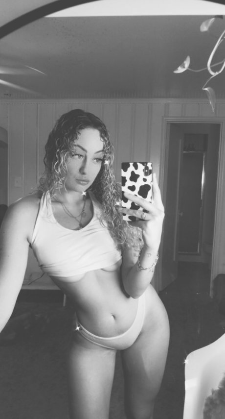 Foto di nudo di fuga di OnlyFans di  