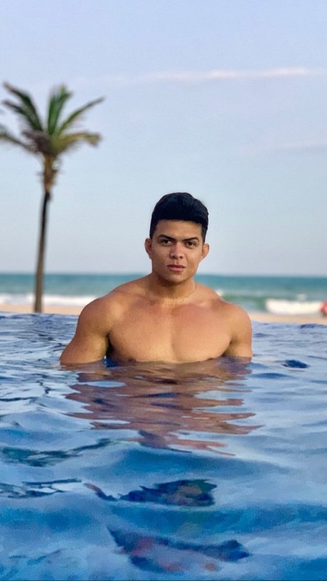 Foto di nudo di fuga di OnlyFans di Menino