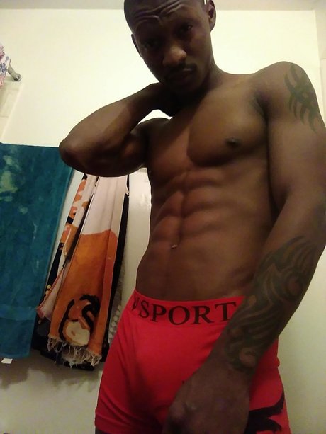 Foto di nudo di fuga di OnlyFans di Moniivii