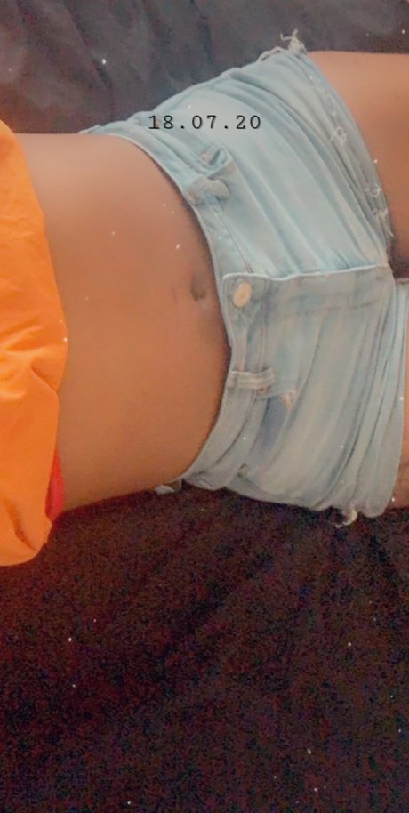 Foto di nudo di fuga di OnlyFans di Money Cici 