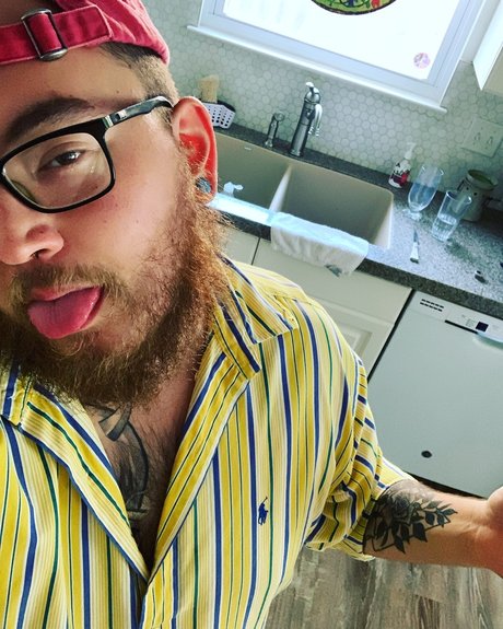 Foto di nudo di fuga di OnlyFans di James Everhard