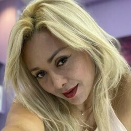 Foto di nudo di fuga di OnlyFans di Molly G