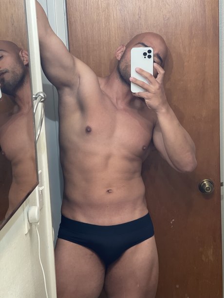 Foto di nudo di fuga di OnlyFans di Mizrha Sanz