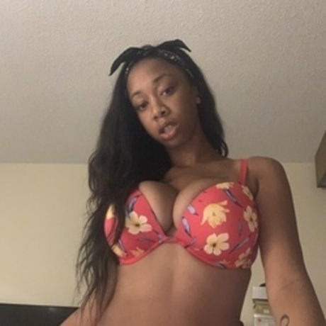 Foto di nudo di fuga di OnlyFans di Cocochanel