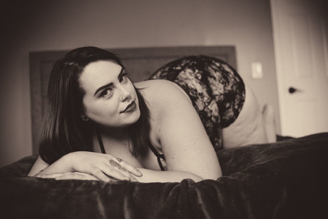 Foto di nudo di fuga di OnlyFans di  Veronica Vixxxen 