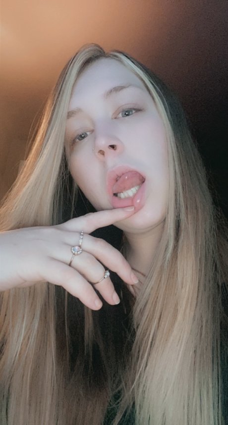 Foto di nudo di fuga di OnlyFans di Miss Olivia
