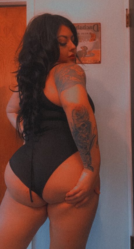 Foto di nudo di fuga di OnlyFans di Lola 
