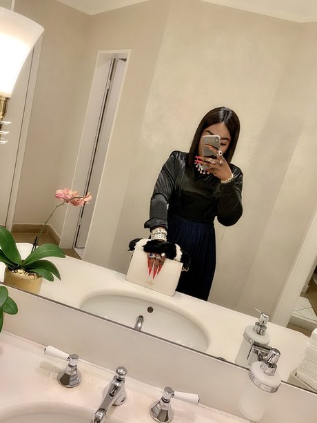 Foto di nudo di fuga di OnlyFans di Miss Eliane