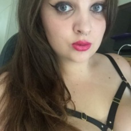 Foto di nudo di fuga di OnlyFans di Miss Sallyx