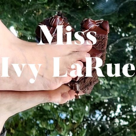 Foto di nudo di fuga di OnlyFans di Ivy Larue