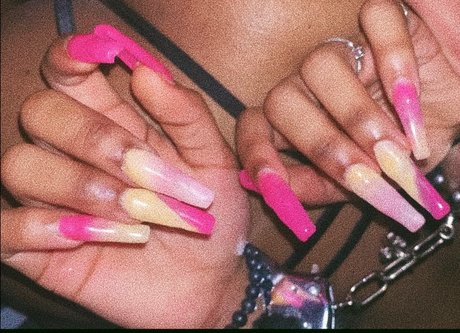 Foto di nudo di fuga di OnlyFans di Miss Pinkiee