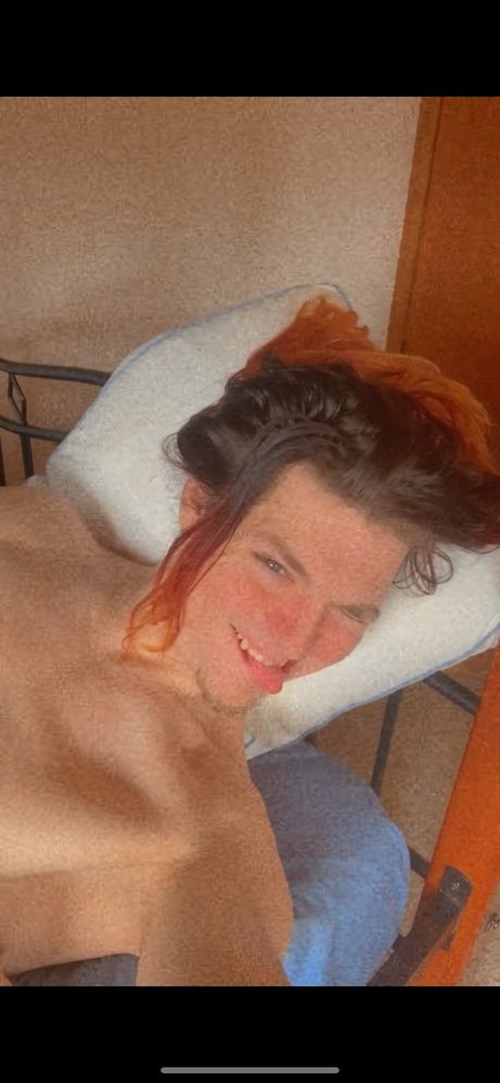 Foto di nudo di fuga di OnlyFans di Nakey Jakey