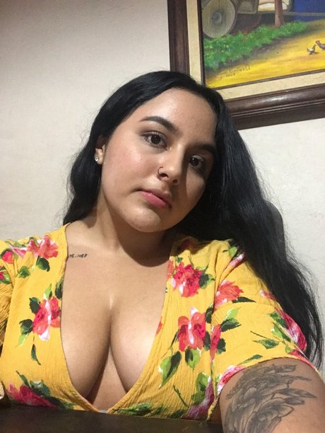Foto di nudo di fuga di OnlyFans di Nai