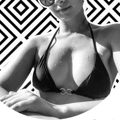 Foto di nudo di fuga di OnlyFans di Monique Id