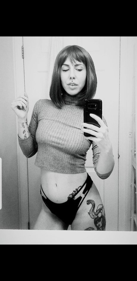 Foto di nudo di fuga di OnlyFans di Musetings