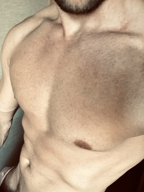 Foto di nudo di fuga di OnlyFans di Max Robin
