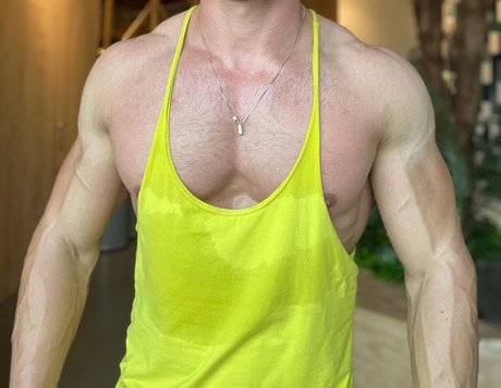 Foto di nudo di fuga di OnlyFans di Gianni Muscle Guy