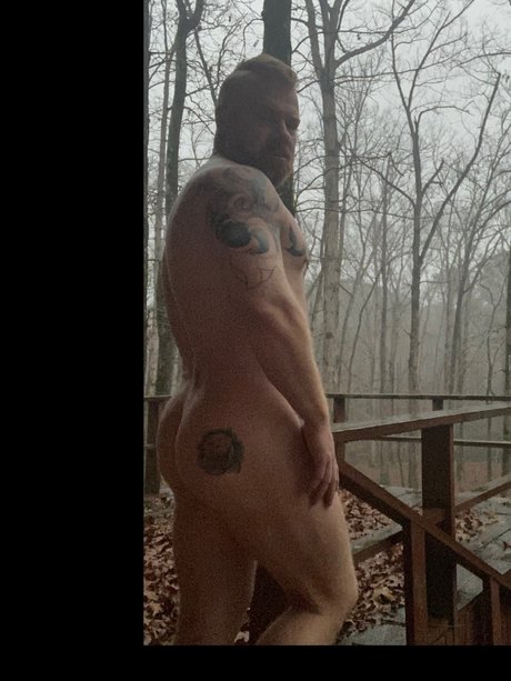Foto di nudo di fuga di OnlyFans di Adam Long