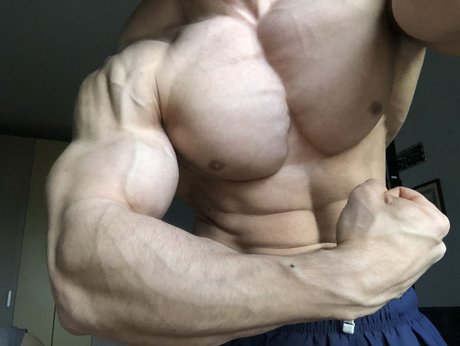 Foto di nudo di fuga di OnlyFans di Muscleboybg