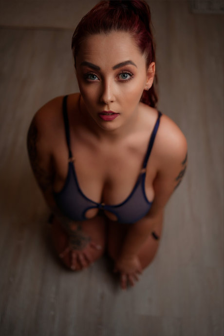 Foto di nudo di fuga di OnlyFans di Munzarka