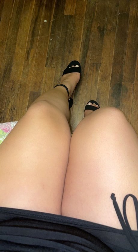 Foto di nudo di fuga di OnlyFans di Ari