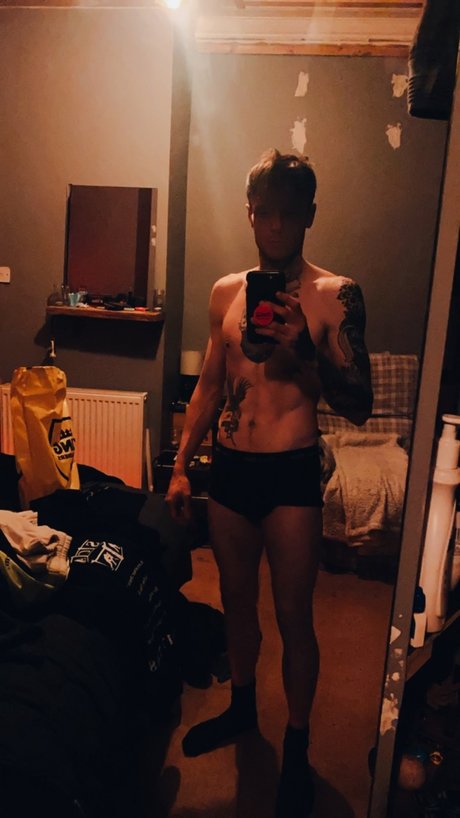 Foto di nudo di fuga di OnlyFans di Mr Winter