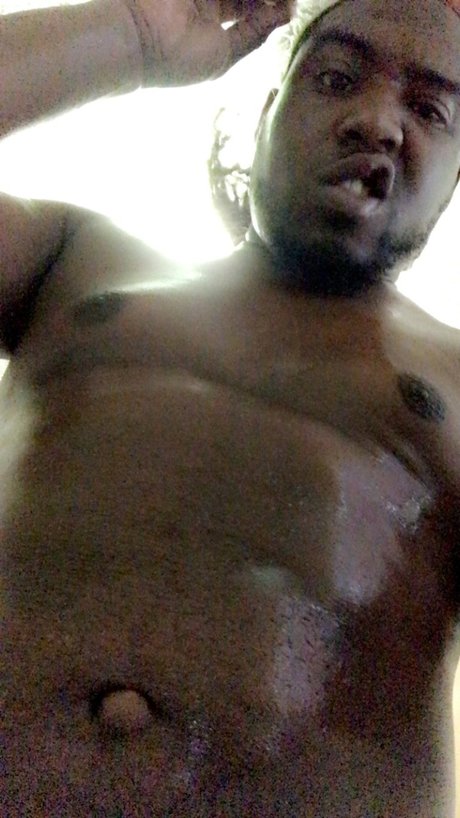 Foto di nudo di fuga di OnlyFans di Mrshinebright
