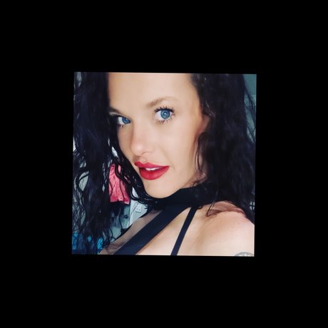 Foto di nudo di fuga di OnlyFans di Mrs Salty
