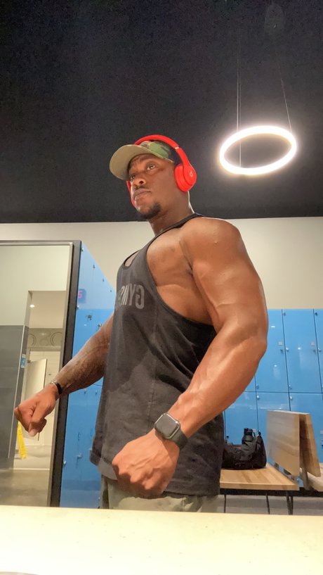 Foto di nudo di fuga di OnlyFans di Mr Fit