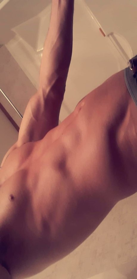 Foto di nudo di fuga di OnlyFans di Aaron B