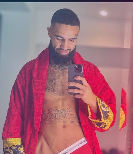 Foto di nudo di fuga di OnlyFans di  Unrulyalpha 