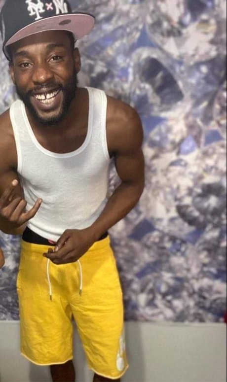 Foto di nudo di fuga di OnlyFans di Darkskin King