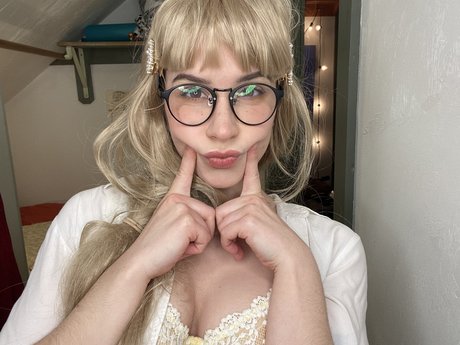 Foto di nudo di fuga di OnlyFans di Mousey