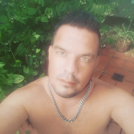 Foto di nudo di fuga di OnlyFans di Niko