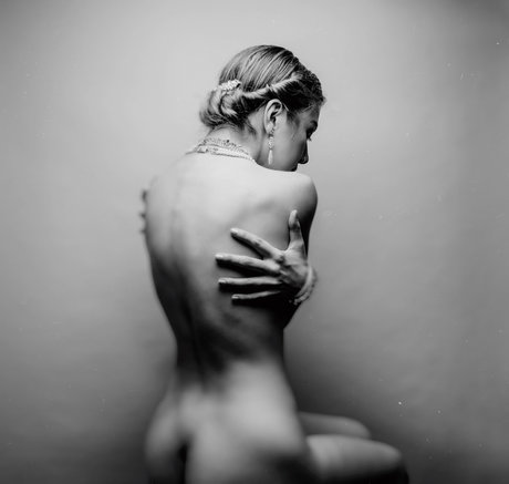 Foto di nudo di fuga di OnlyFans di Nicoley Shmoley