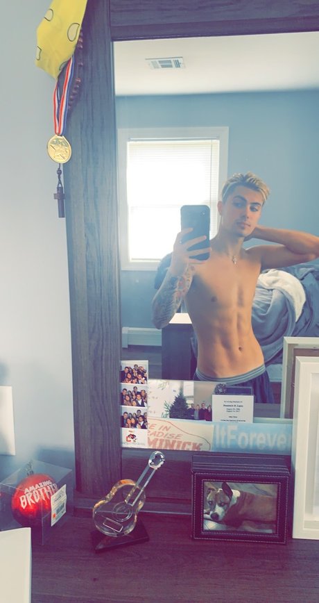 Foto di nudo di fuga di OnlyFans di Nicky Lomuto