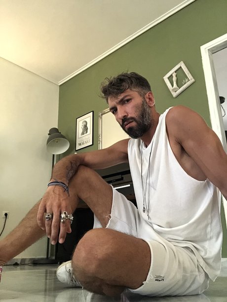 Foto di nudo di fuga di OnlyFans di Nikos Gkarmpos