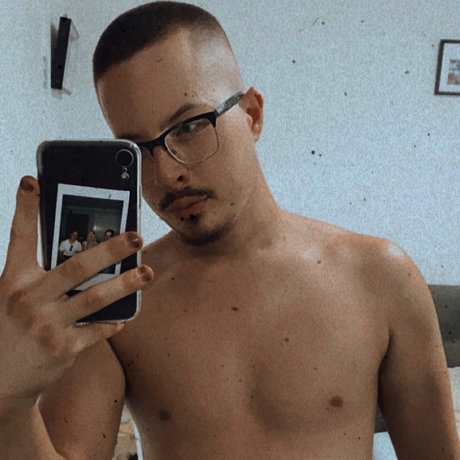 Foto di nudo di fuga di OnlyFans di Nicholas De La Mare