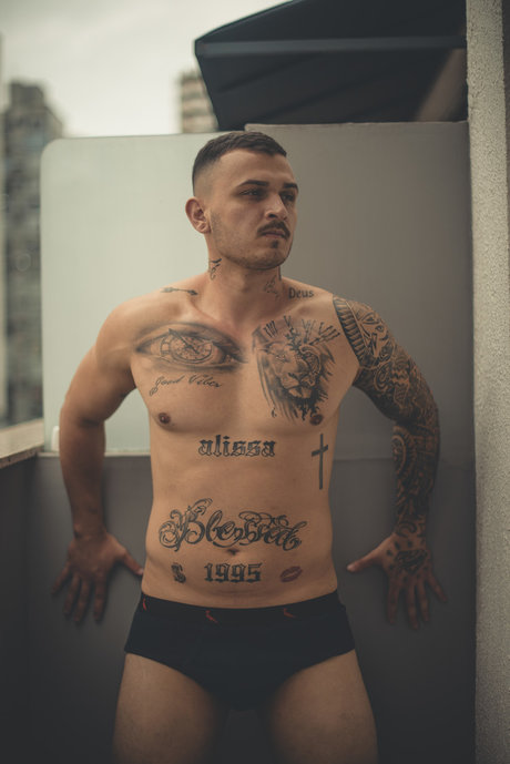 Foto di nudo di fuga di OnlyFans di Netinho