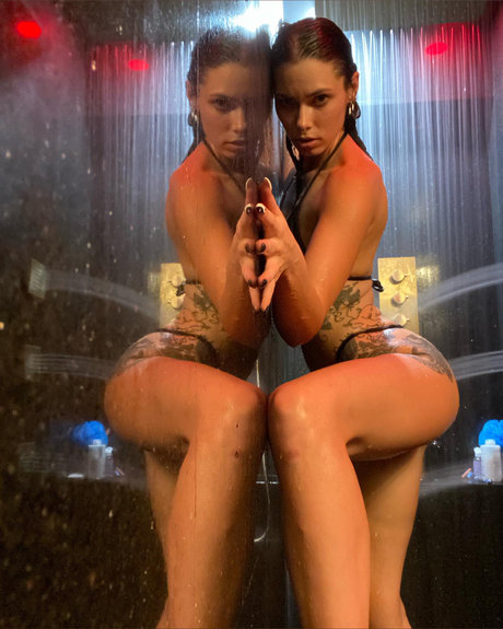 Foto di nudo di fuga di OnlyFans di Nessafaie