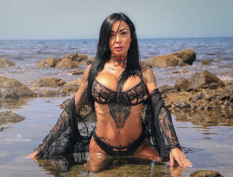 Foto di nudo di fuga di OnlyFans di Nereida Medina