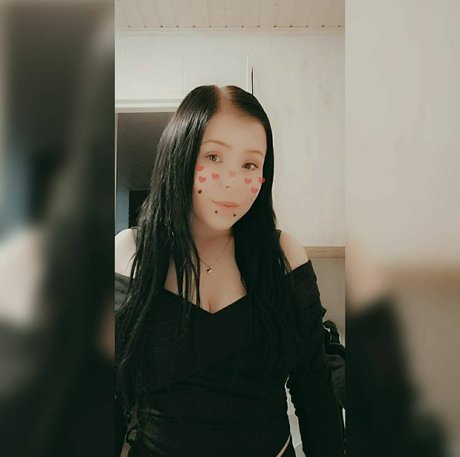 Foto di nudo di fuga di OnlyFans di Nennnii