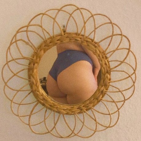 Foto di nudo di fuga di OnlyFans di Nelle 
