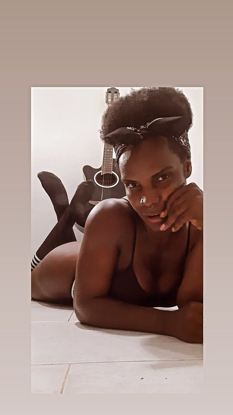 Foto di nudo di fuga di OnlyFans di Negrazordoficial