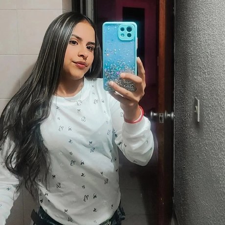 Foto di nudo di fuga di OnlyFans di Nazareth Velasquez