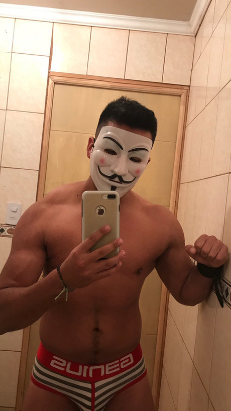 Foto di nudo di fuga di OnlyFans di Naxo