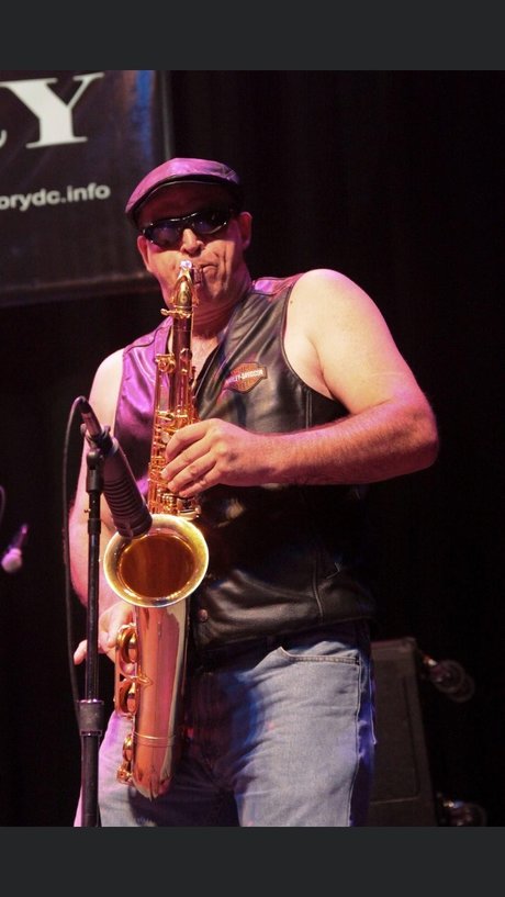 Foto di nudo di fuga di OnlyFans di Naughty Saxman